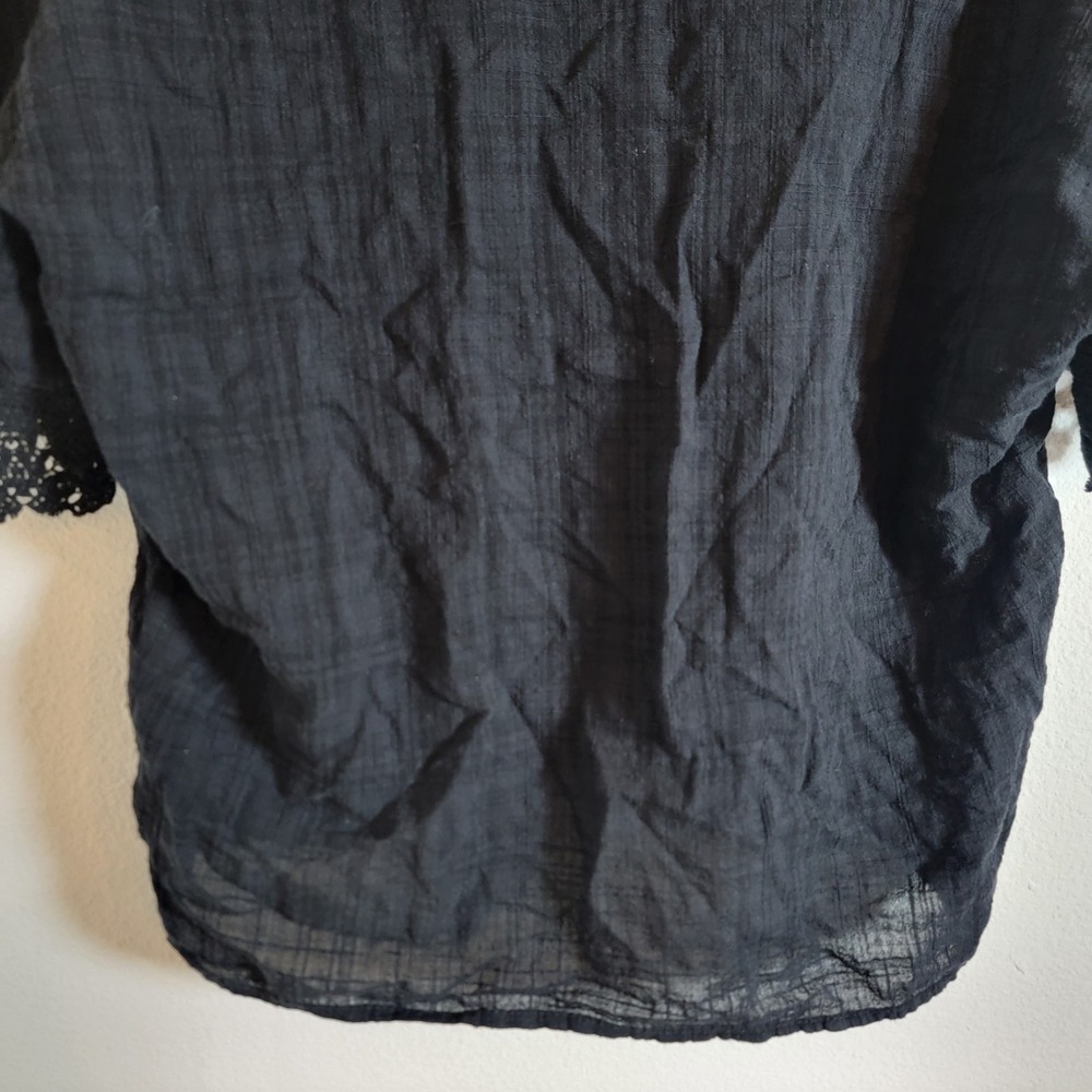 Max Studio Black Textured Gauze Front Tie Crochet Lace Trim V-Neck Top Medium - Picture 9 of 11